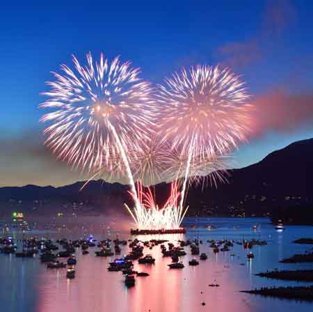 fireworks 4th July aboard private sag harbor boat rental